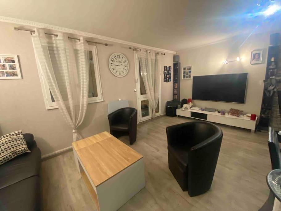 Chez Manu Meuble De Tourisme 2 Etoiles Pour 6 Personnes - 3 Chambres 维勒帕里西 外观 照片